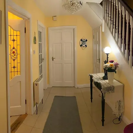 Tatil Evi Seascape On The Edge Of Town: 4 Beds Ensuite. Belmullet