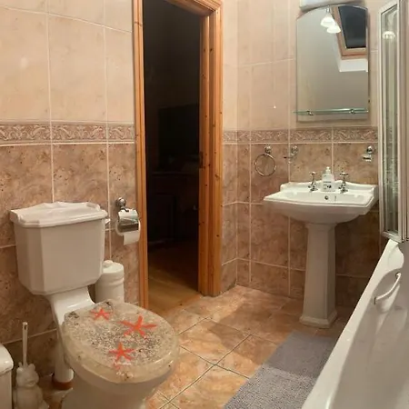 Seascape On The Edge Of Town: 4 Beds Ensuite. * Belmullet