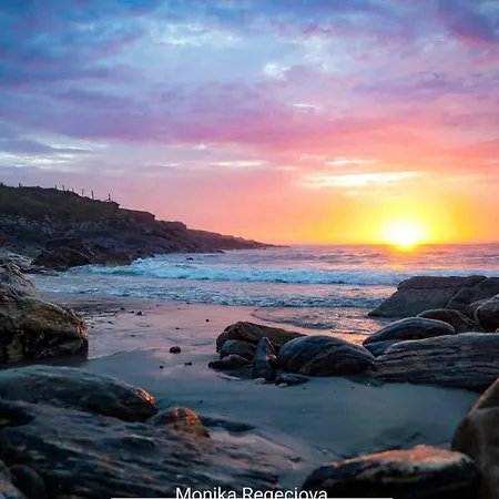 Seascape On The Edge Of Town: 4 Beds Ensuite. Tatil Evi