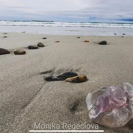 Σπίτι διακοπών Seascape On The Edge Of Town: 4 Beds Ensuite.