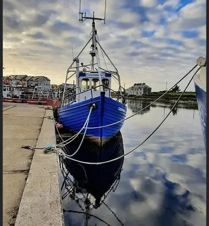 Seascape On The Edge Of Town: 4 Beds Ensuite. Dom wakacyjny Belmullet