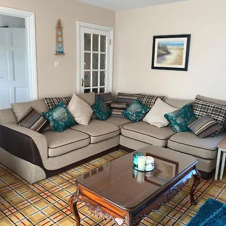Casa de Férias Seascape On The Edge Of Town: 4 Beds Ensuite. Belmullet