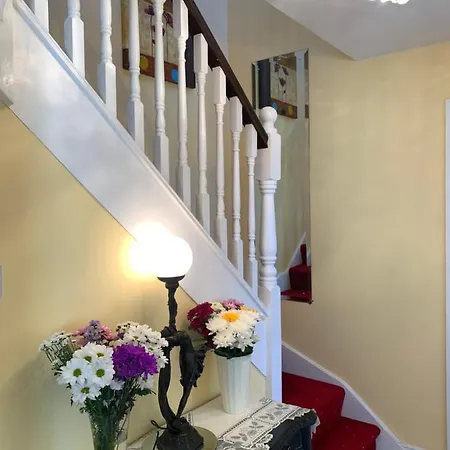 Seascape On The Edge Of Town: 4 Beds Ensuite. * Belmullet