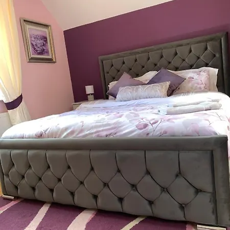 Seascape On The Edge Of Town: 4 Beds Ensuite. * Belmullet