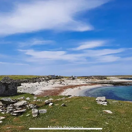 Dom wakacyjny Seascape On The Edge Of Town: 4 Beds Ensuite. Belmullet