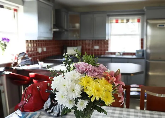 Holiday home Seascape On The Edge Of Town: 4 Beds Ensuite. *