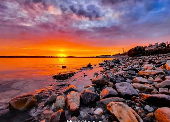 Prázdninový dům Seascape On The Edge Of Town: 4 Beds Ensuite.