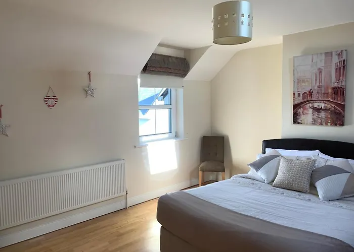 Prázdninový dům Seascape On The Edge Of Town: 4 Beds Ensuite. Belmullet