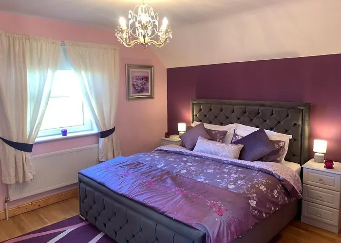 Holiday home Seascape On The Edge Of Town: 4 Beds Ensuite.