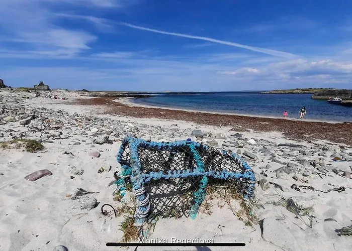 Seascape On The Edge Of Town: 4 Beds Ensuite. *