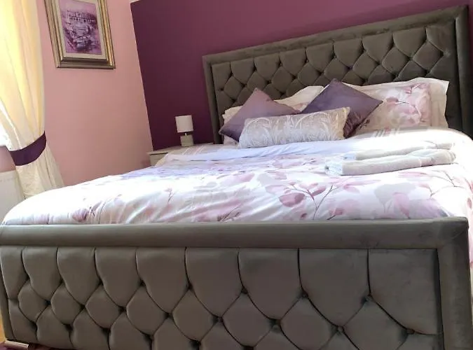 Seascape On The Edge Of Town: 4 Beds Ensuite. * Belmullet