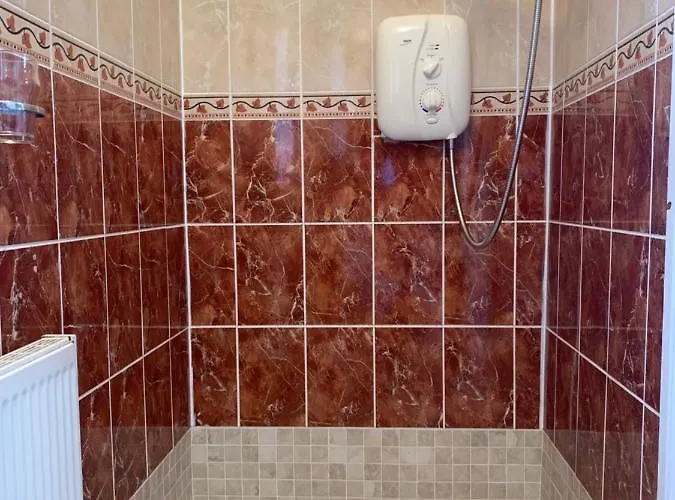 Seascape On The Edge Of Town: 4 Beds Ensuite. Prázdninový dům *