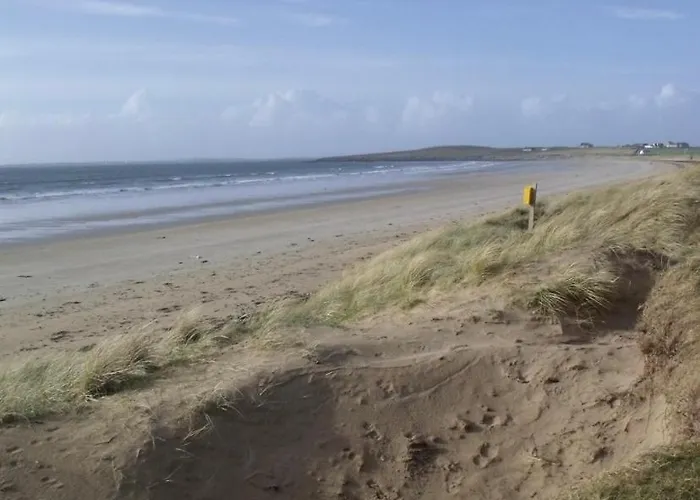 Seascape On The Edge Of Town: 4 Beds Ensuite. Prázdninový dům *